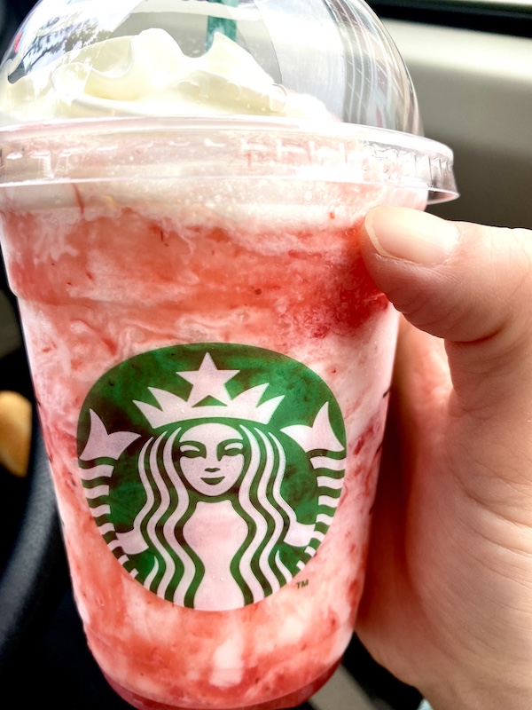 スターバックス ストロベリー フラペチーノ
